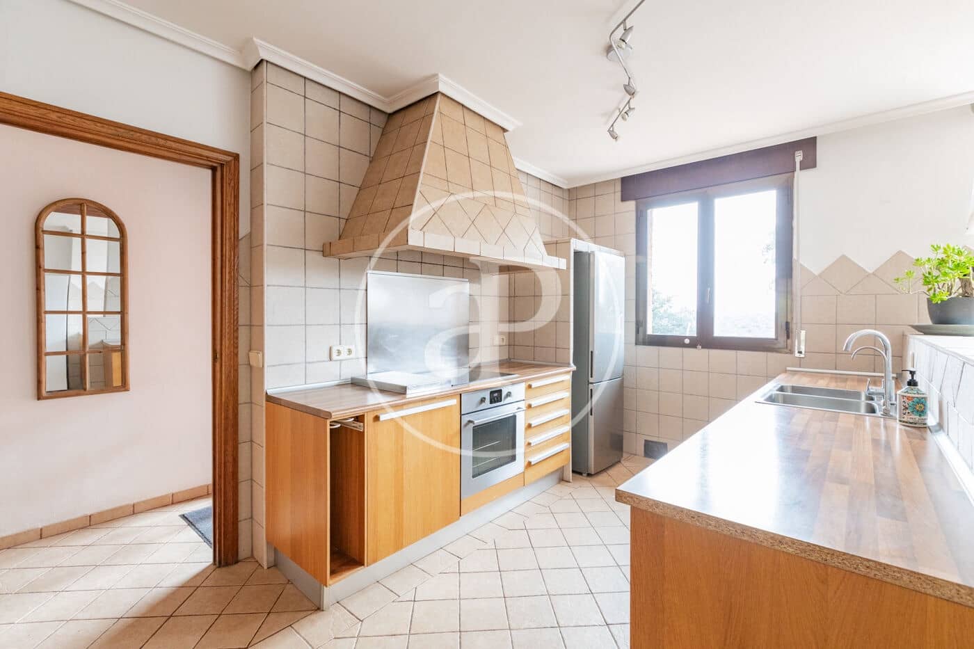 6 slaapkamer Villa te koop in San Sebastian de los Reyes met zwembad - € 1.700.000 (Ref: 9659452)