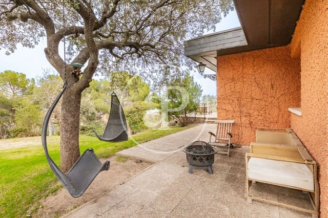 6 slaapkamer Villa te koop in San Sebastián de los Reyes met zwembad - € 1.700.000 (Ref: 9659452)