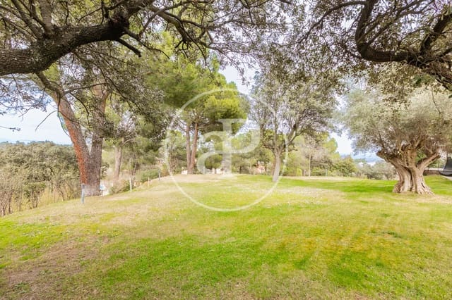 6 slaapkamer Villa te koop in San Sebastián de los Reyes met zwembad - € 1.700.000 (Ref: 9659452)