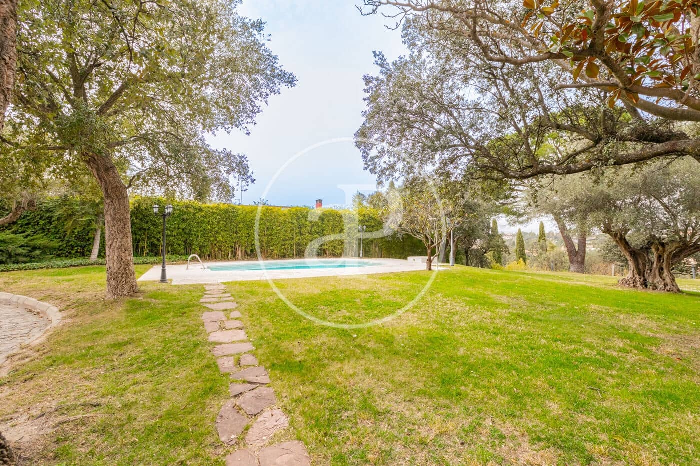 6 slaapkamer Villa te koop in San Sebastian de los Reyes met zwembad - € 1.700.000 (Ref: 9659452)