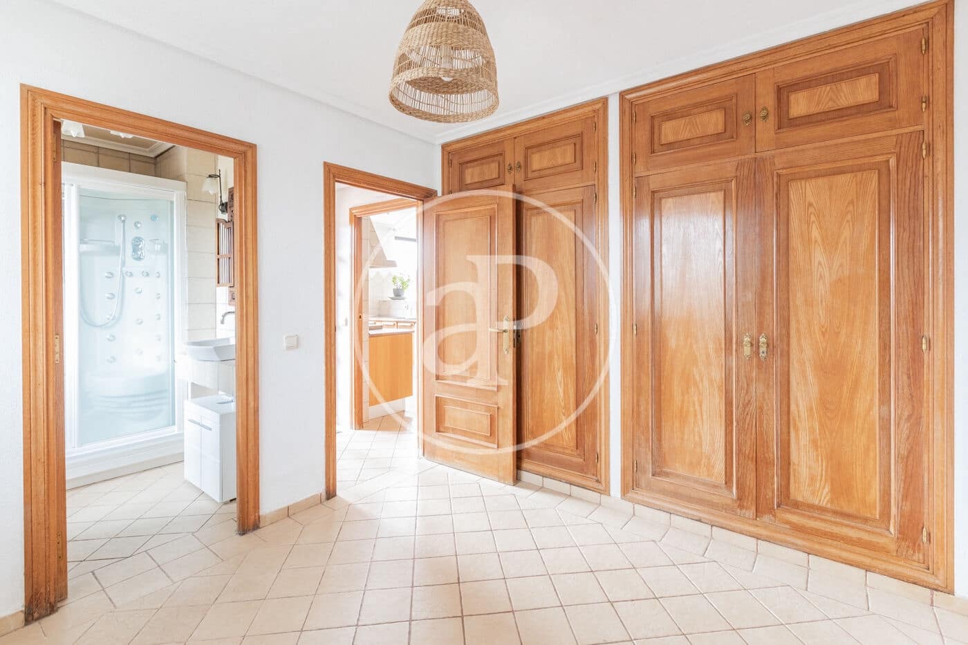 6 slaapkamer Villa te koop in San Sebastian de los Reyes met zwembad - € 1.700.000 (Ref: 9659452)