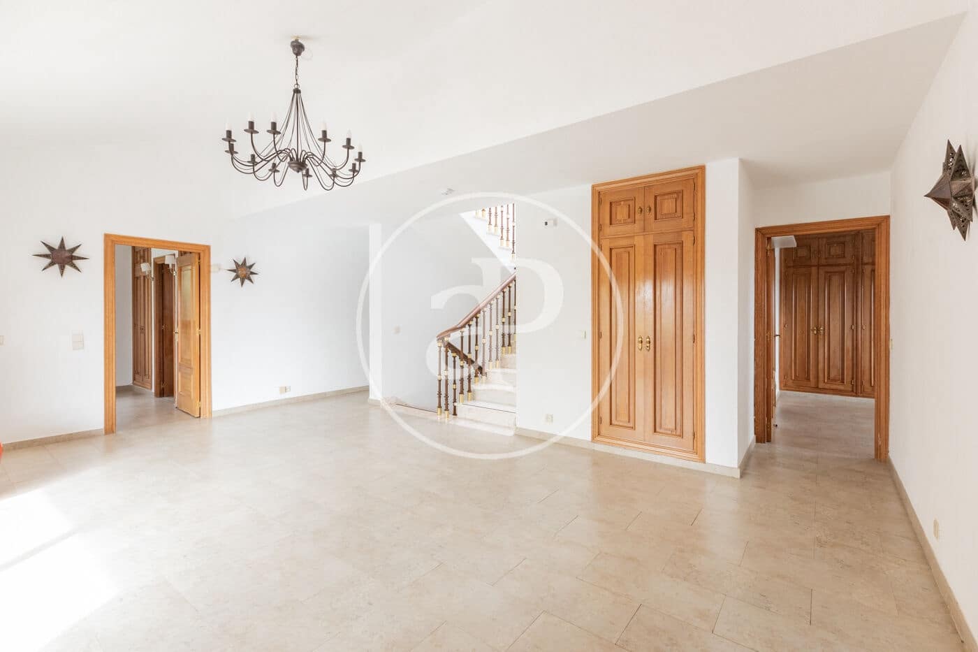 6 slaapkamer Villa te koop in San Sebastian de los Reyes met zwembad - € 1.700.000 (Ref: 9659452)