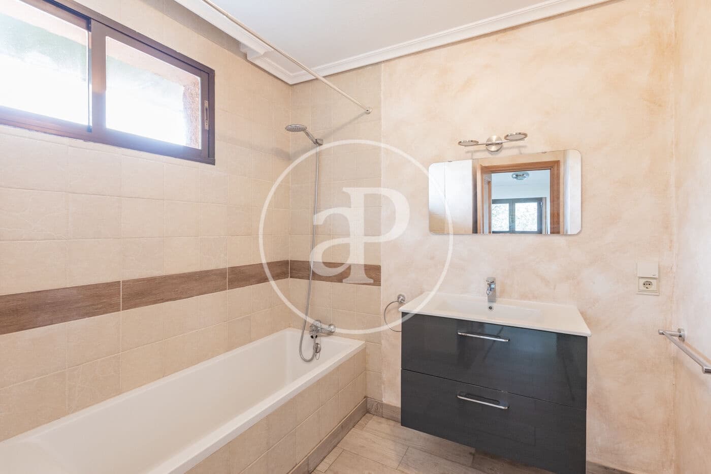 6 slaapkamer Villa te koop in San Sebastian de los Reyes met zwembad - € 1.700.000 (Ref: 9659452)