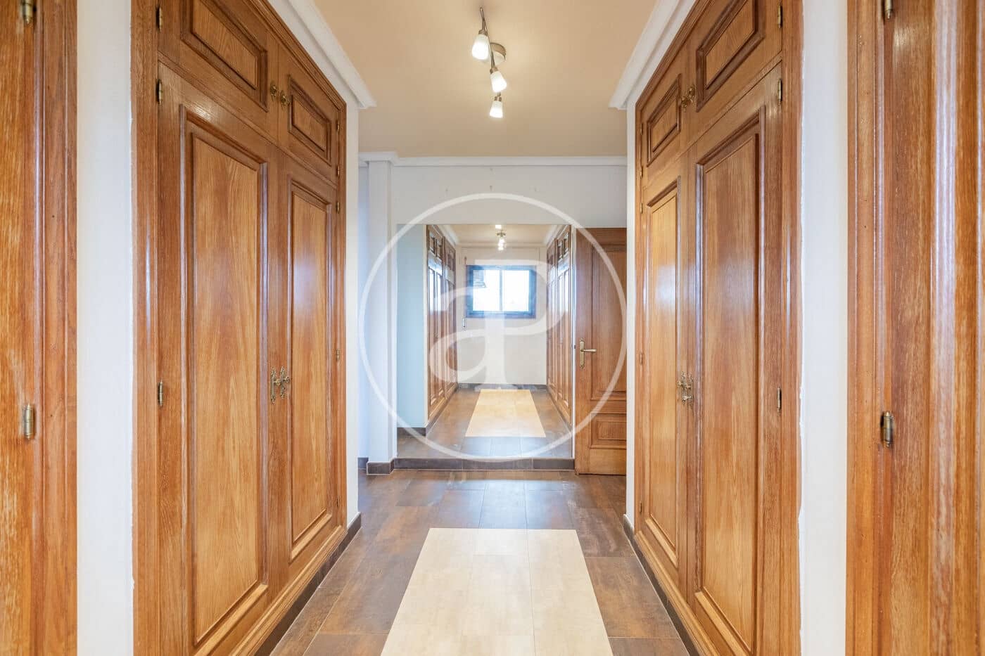 6 slaapkamer Villa te koop in San Sebastian de los Reyes met zwembad - € 1.700.000 (Ref: 9659452)