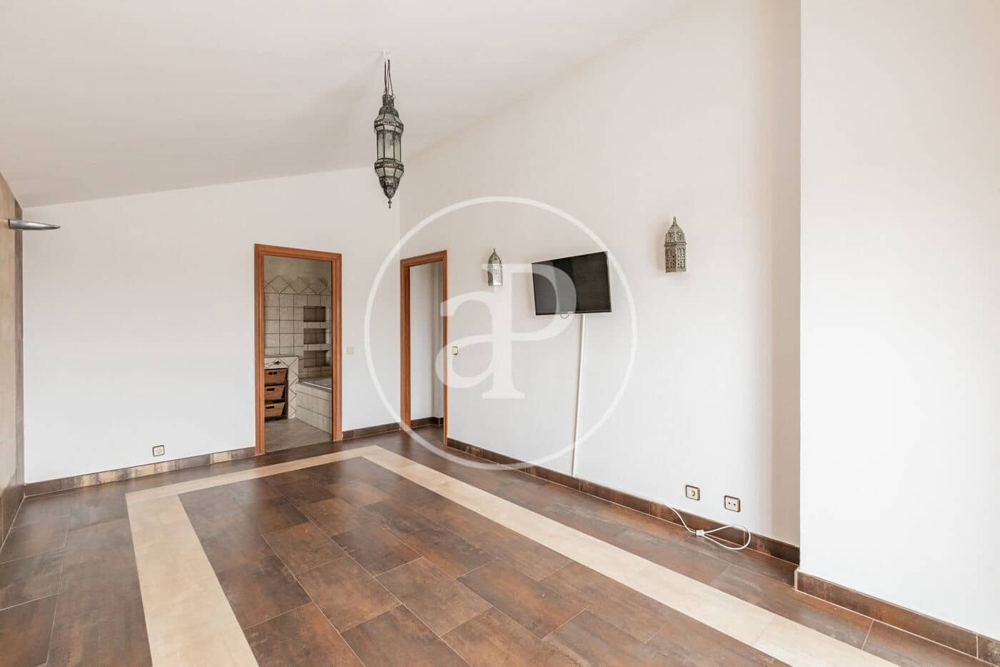 6 slaapkamer Villa te koop in San Sebastian de los Reyes met zwembad - € 1.700.000 (Ref: 9659452)