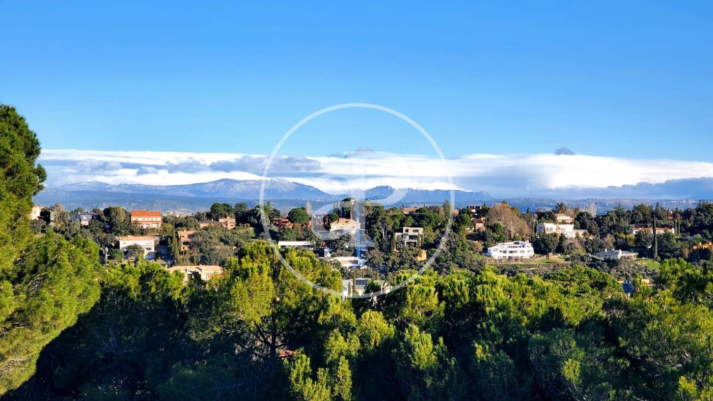 6 slaapkamer Villa te koop in San Sebastian de los Reyes met zwembad - € 1.700.000 (Ref: 9659452)