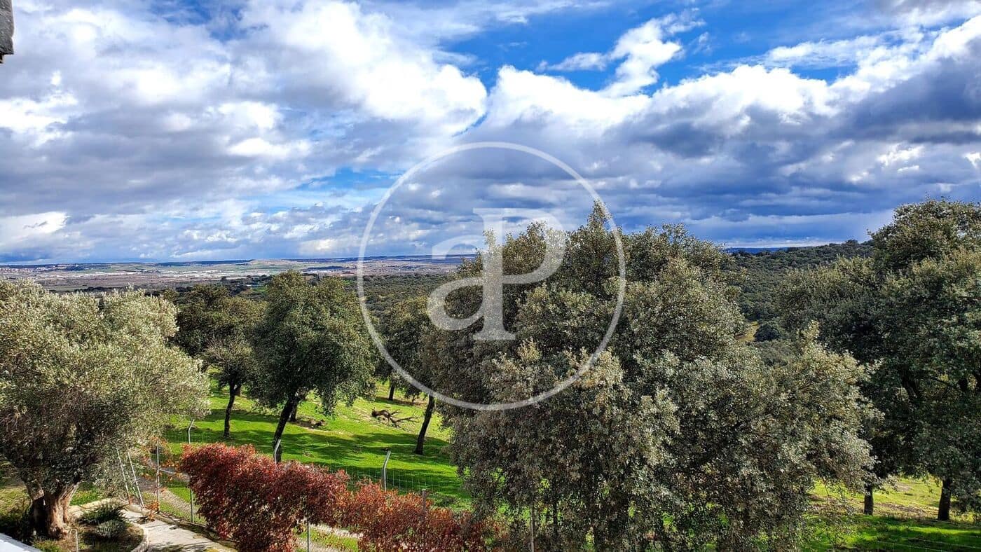 6 slaapkamer Villa te koop in San Sebastian de los Reyes met zwembad - € 1.700.000 (Ref: 9659452)