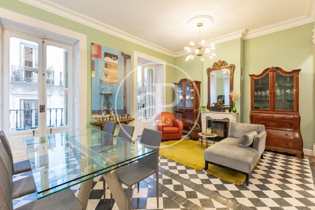 3 bedroom Apartment for rent in Embajadores, Madrid city - € 4,100 (Ref: 9659454)