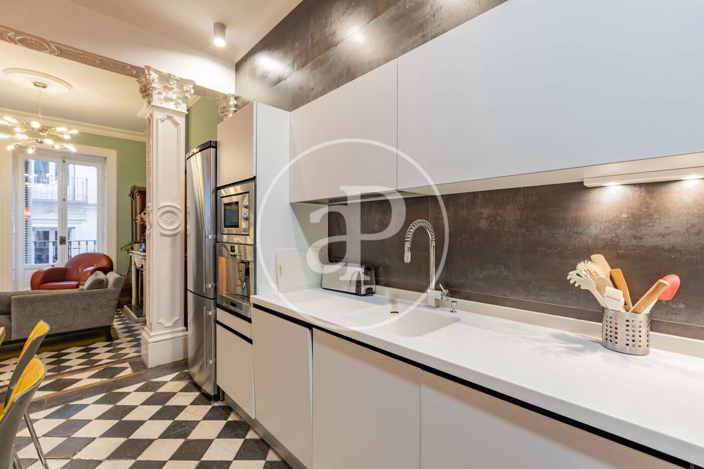 3 bedroom Apartment for rent in Madrid city - € 4,100 (Ref: 9659454)