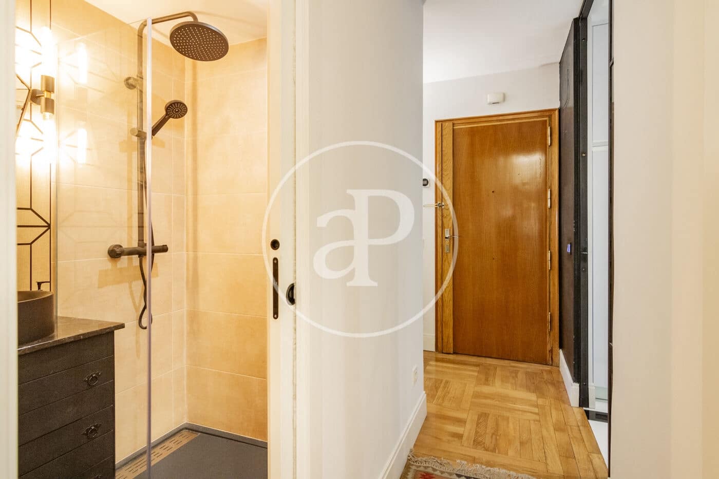 3 soverom Leilighet til leie i Madrid by - € 3 500 (Ref: 9666511)