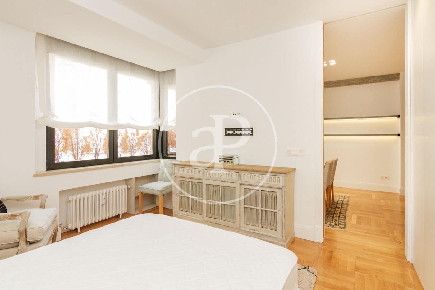 3 soverom Leilighet til leie i Madrid by - € 3 500 (Ref: 9666511)
