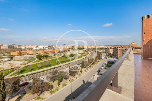 3 slaapkamer Appartement te koop in Valdefuentes, Madrid stad met zwembad - € 875.000 (Ref: 9666512)