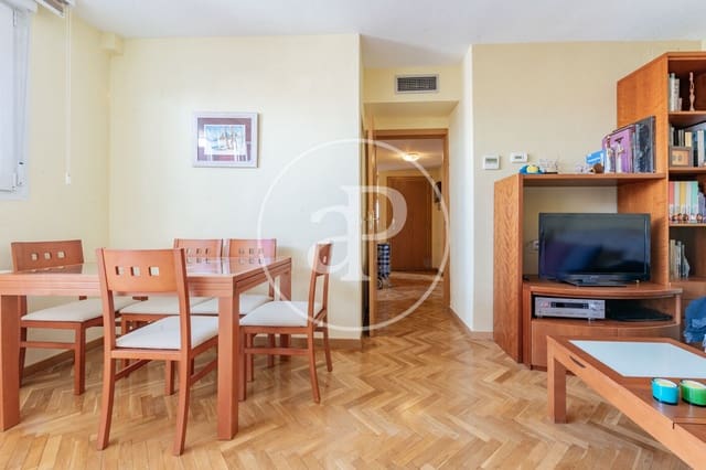 3 slaapkamer Appartement te koop in Valdefuentes, Madrid stad met zwembad - € 875.000 (Ref: 9666512)