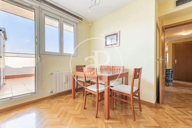 3 slaapkamer Appartement te koop in Valdefuentes, Madrid stad met zwembad - € 875.000 (Ref: 9666512)