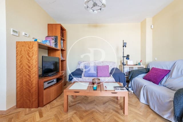 3 slaapkamer Appartement te koop in Valdefuentes, Madrid stad met zwembad - € 875.000 (Ref: 9666512)