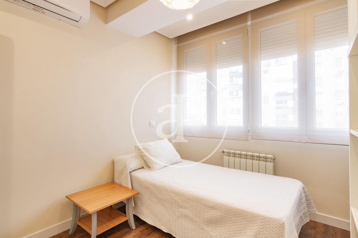 3 sovrum Lägenhet att hyra i Madrid stad - 2 850 € (Ref: 9666517)