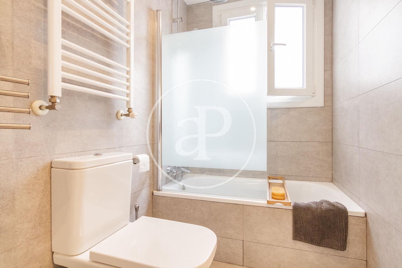 3 sovrum Lägenhet att hyra i Madrid stad - 2 850 € (Ref: 9666517)