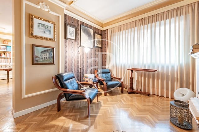 4 quarto Apartamento para venda em Valverde, Madrid cidade com piscina - 1 440 000 € (Ref: 9670651)