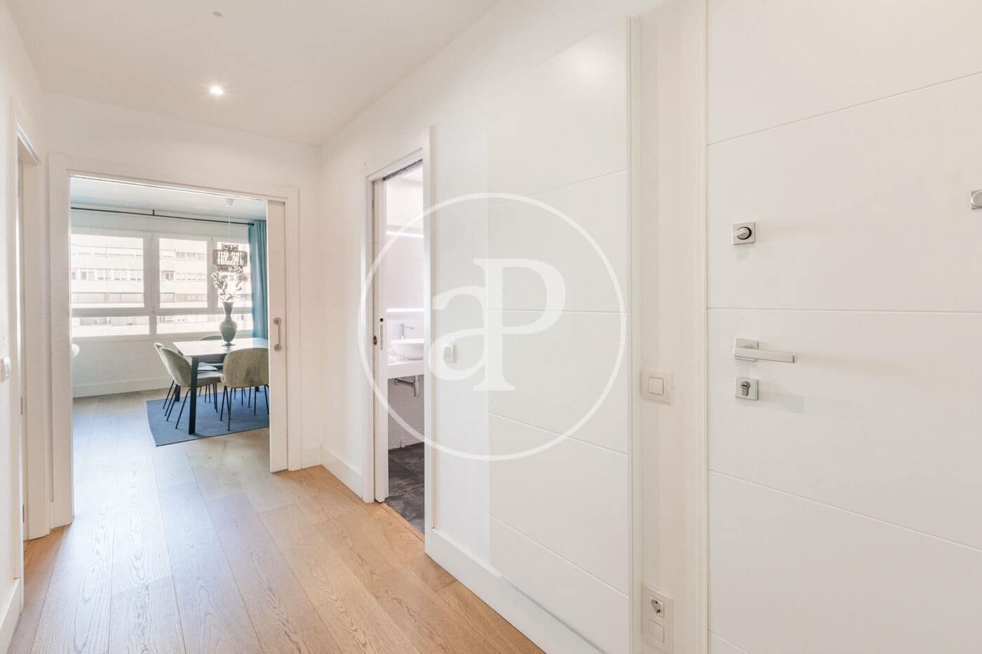 3 Zimmer Apartment zu vermieten in Madrid Stadt mit Pool - 3.800 € (Ref: 9670653)