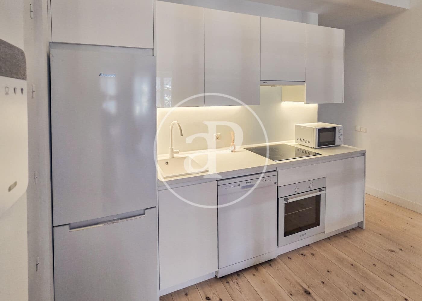 2 bedroom Apartment for rent in Madrid city - € 3,000 (Ref: 9674227)