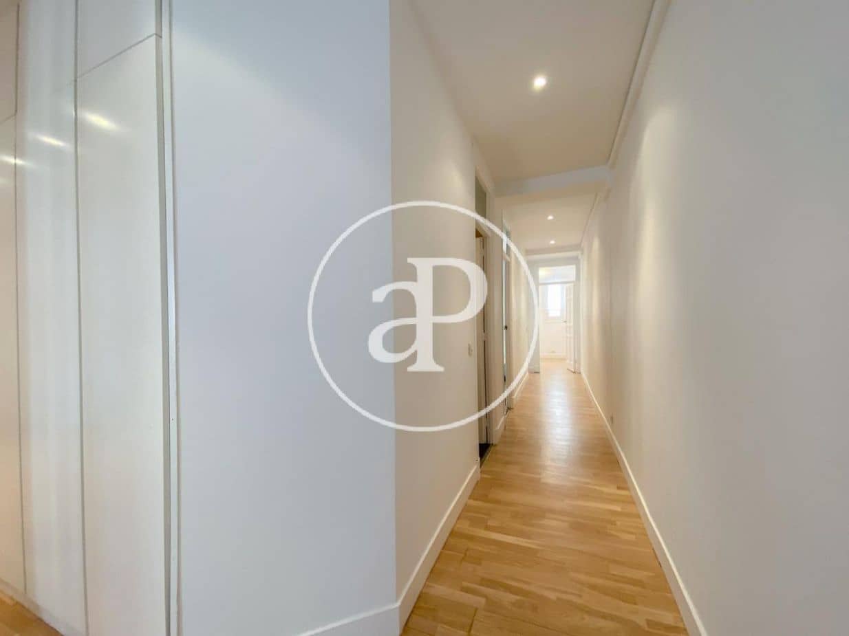 3 soverom Leilighet til leie i Madrid by - € 2 500 (Ref: 9674230)