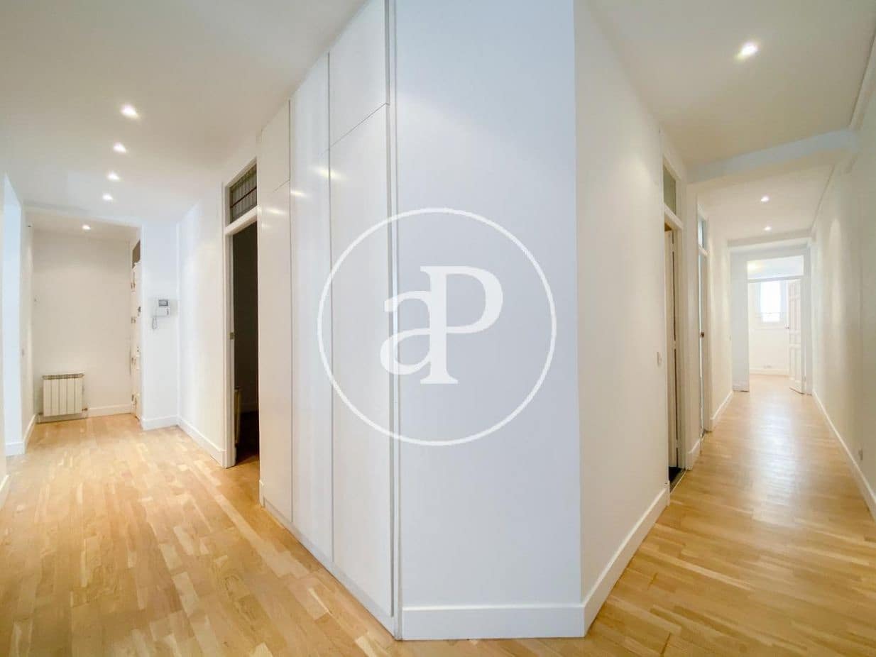 3 soverom Leilighet til leie i Madrid by - € 2 500 (Ref: 9674230)