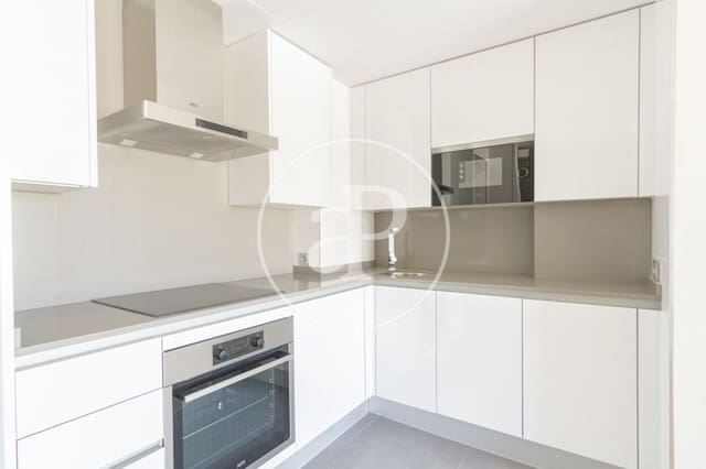 1 bedroom Apartment for rent in Valverde, Madrid city with pool - € 1,450 (Ref: 9677749)