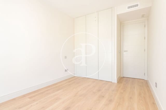 1 bedroom Apartment for rent in Valverde, Madrid city with pool - € 1,450 (Ref: 9677749)