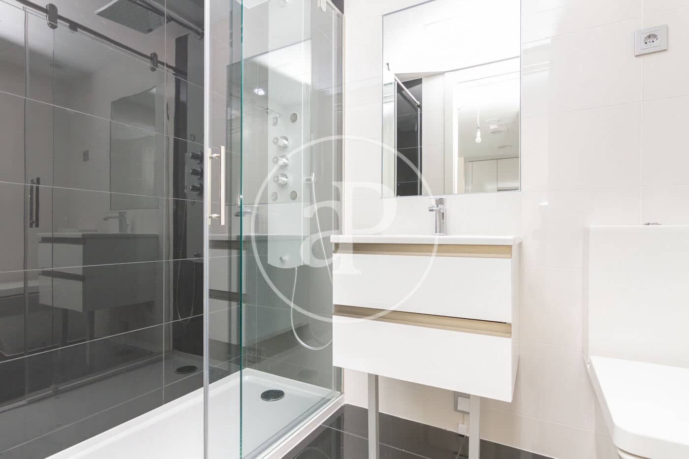 1 bedroom Apartment for rent in Madrid city with pool - € 1,450 (Ref: 9677749)