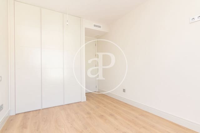 1 bedroom Apartment for rent in Valverde, Madrid city with pool - € 1,450 (Ref: 9677749)