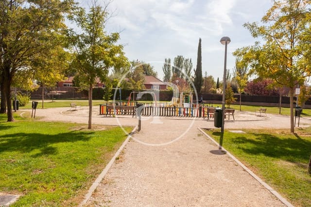 5 bedroom Villa for sale in La Moraleja, Alcobendas - € 3,900,000 (Ref: 9677750)