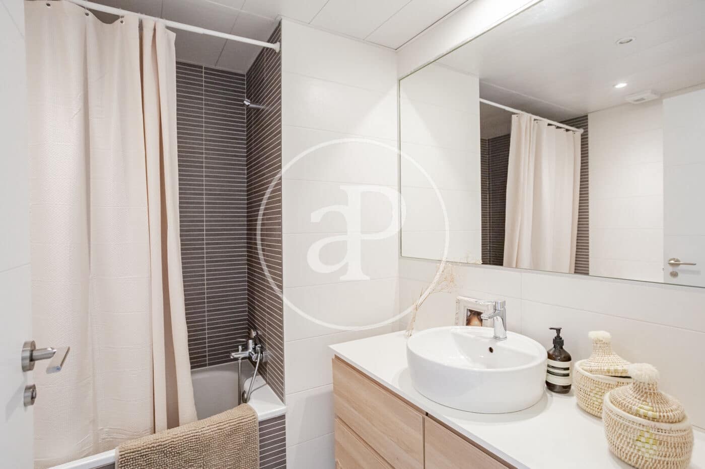 3 soveværelse Lejlighed til salg i Madrid by med swimmingpool - € 1.486.000 (Ref: 9677751)