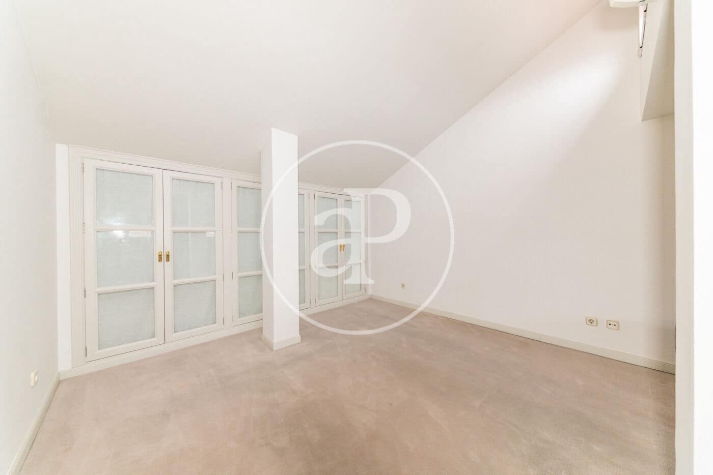 5 bedroom Apartment for rent in Madrid city - € 3,500 (Ref: 9677753)