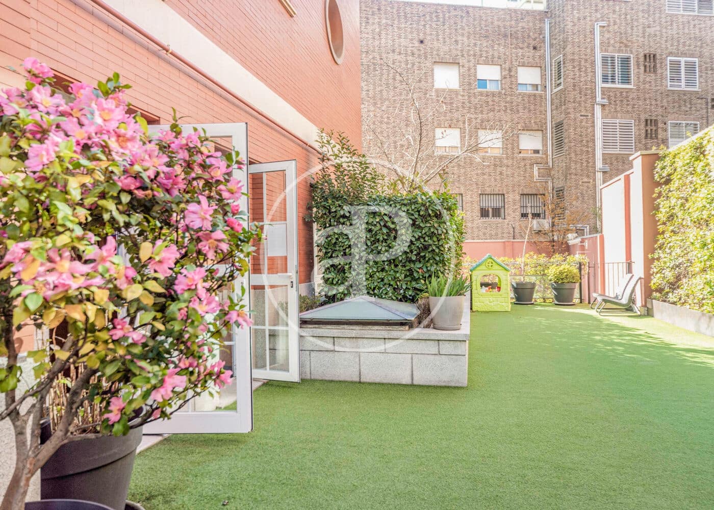 1 sypialnia Apartament do wynajęcia w Miasto Madryt z basenem - 3 700 € (Ref: 9677754)