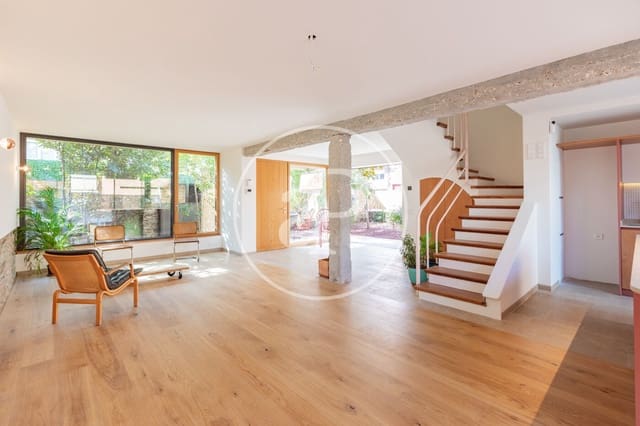 Chalet de 5 habitaciones en Pozuelo de Alarcón en venta - 1.795.000 € (Ref: 9677755)