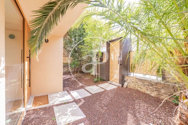 Chalet de 5 habitaciones en Pozuelo de Alarcón en venta - 1.795.000 € (Ref: 9677755)