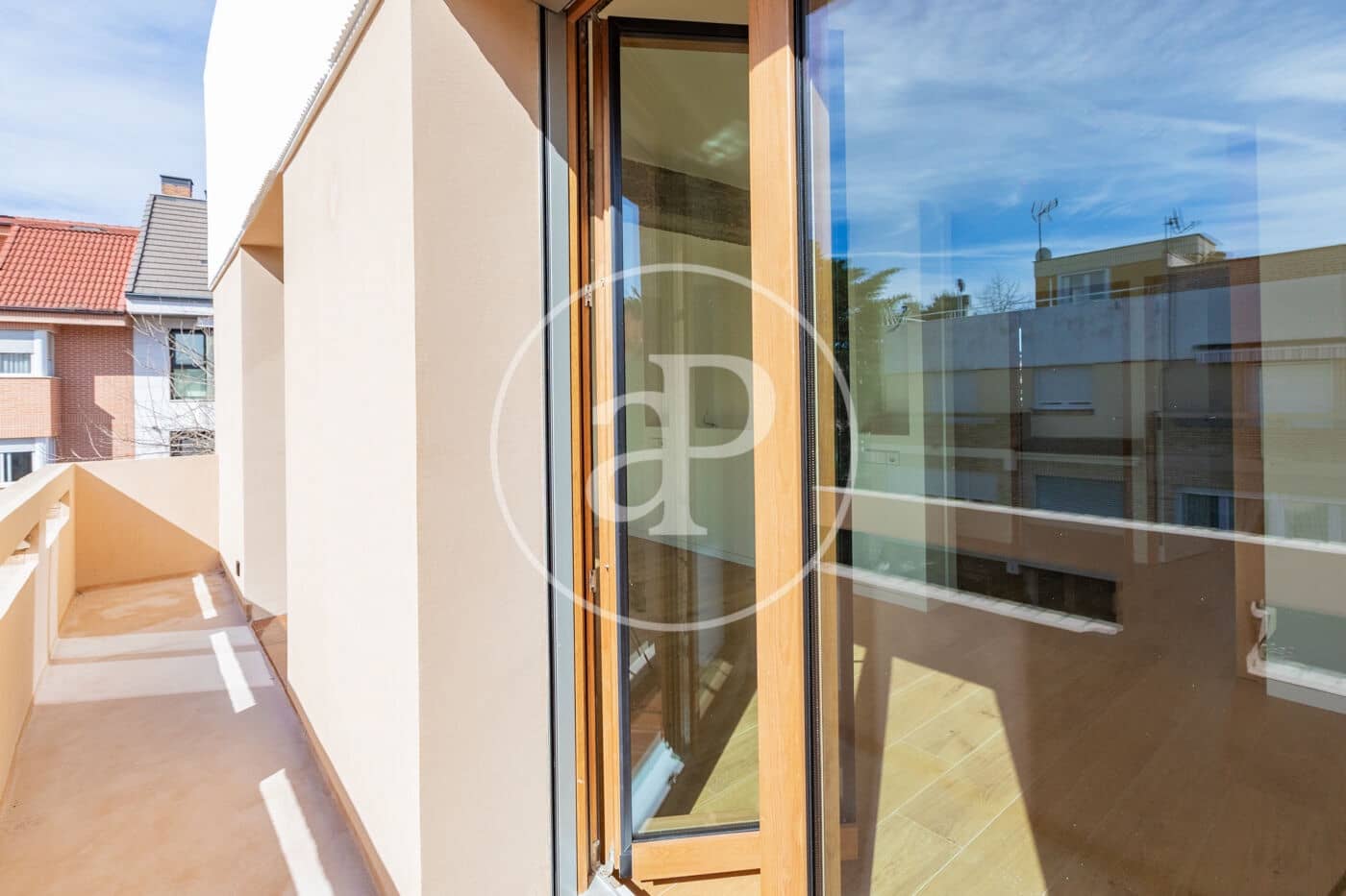 5 bedroom Villa for sale in Pozuelo de Alarcon - € 1,795,000 (Ref: 9677755)