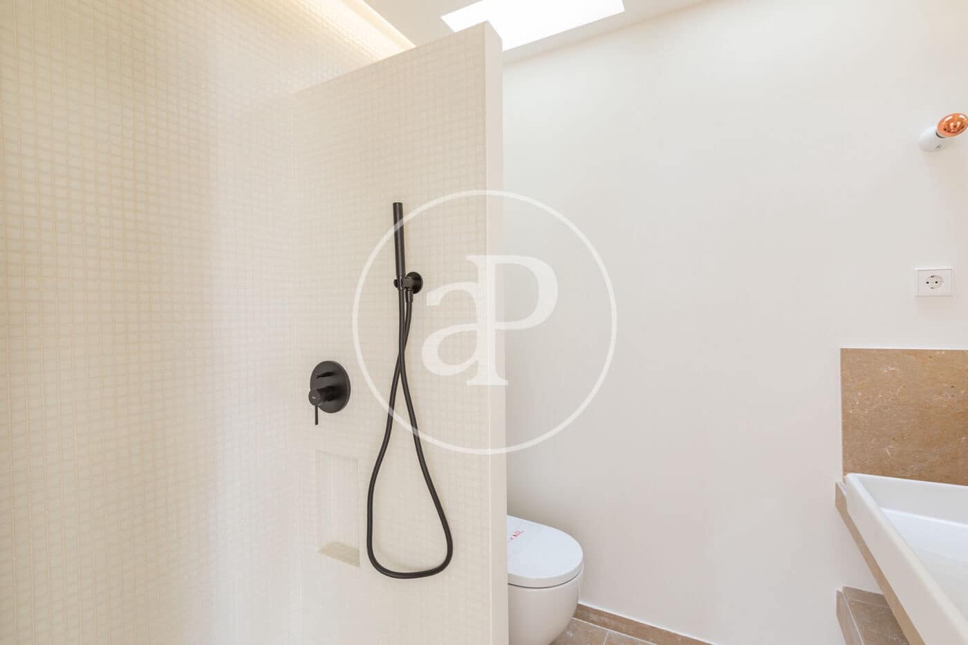 5 bedroom Villa for sale in Pozuelo de Alarcon - € 1,795,000 (Ref: 9677755)