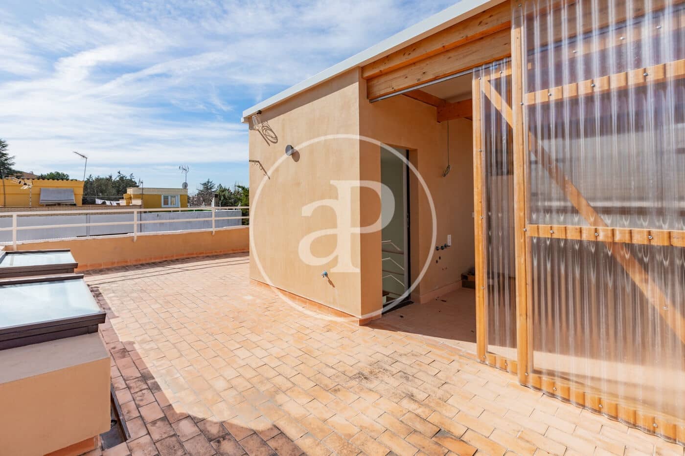 5 bedroom Villa for sale in Pozuelo de Alarcon - € 1,795,000 (Ref: 9677755)