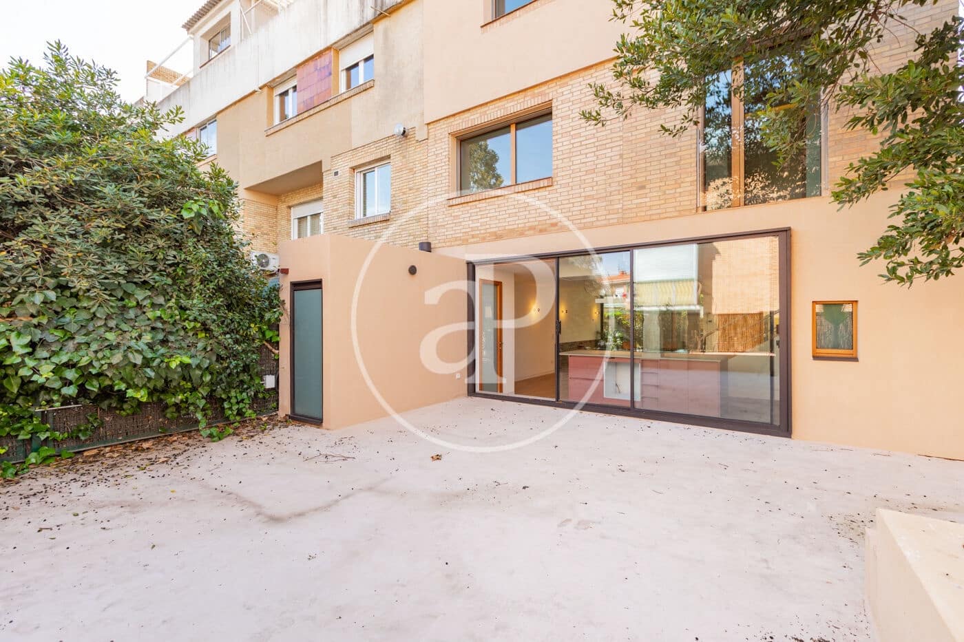 5 bedroom Villa for sale in Pozuelo de Alarcon - € 1,795,000 (Ref: 9677755)