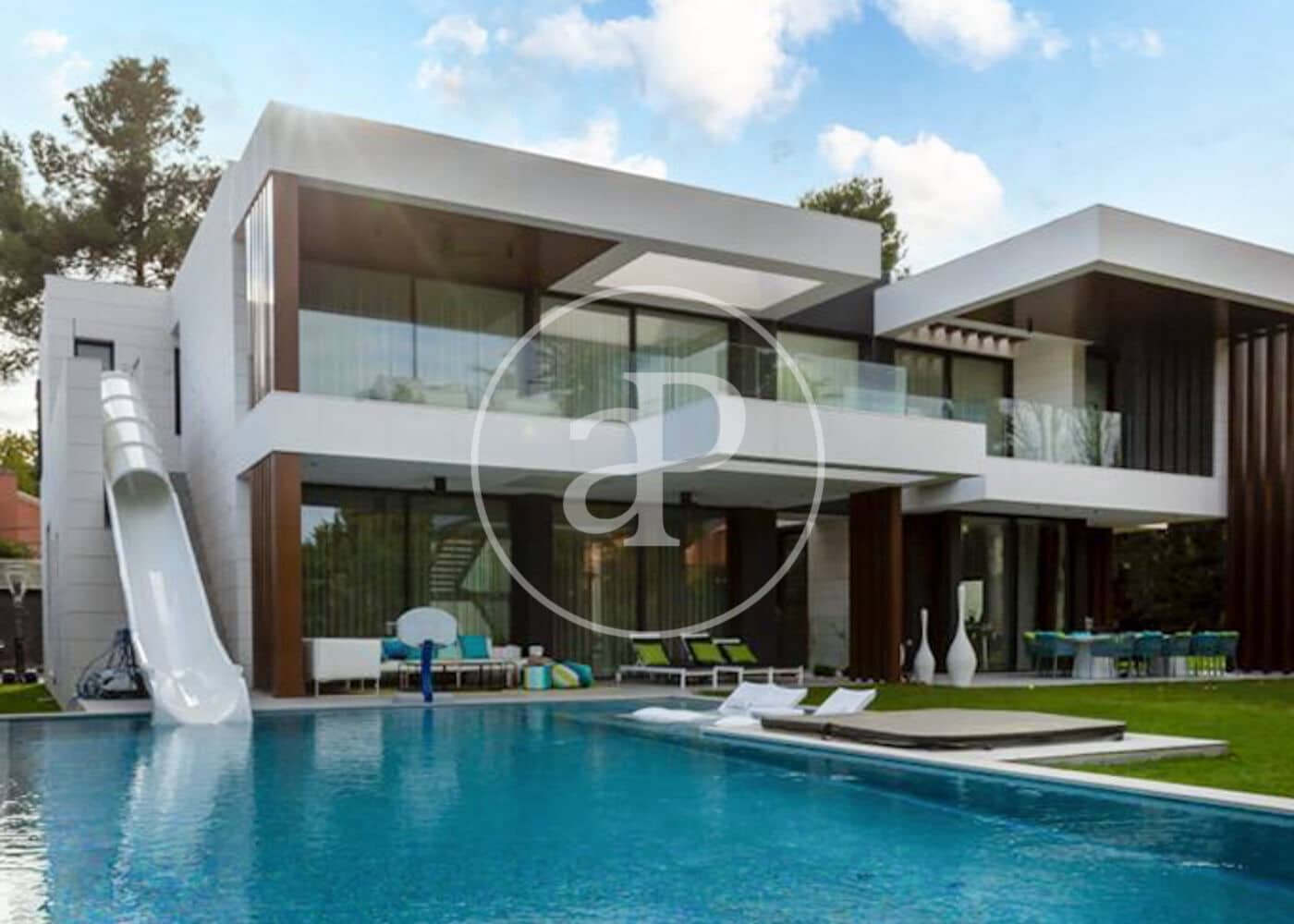 7 slaapkamer Villa te koop in Madrid stad met zwembad - € 6.800.000 (Ref: 9677756)