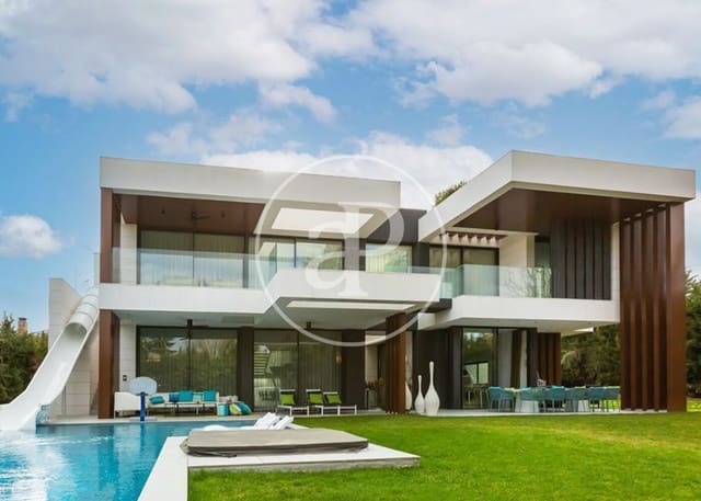 7 slaapkamer Villa te koop in Piovera, Madrid stad met zwembad - € 6.800.000 (Ref: 9677756)
