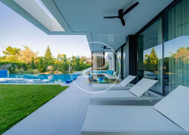 7 slaapkamer Villa te koop in Piovera, Madrid stad met zwembad - € 6.800.000 (Ref: 9677756)