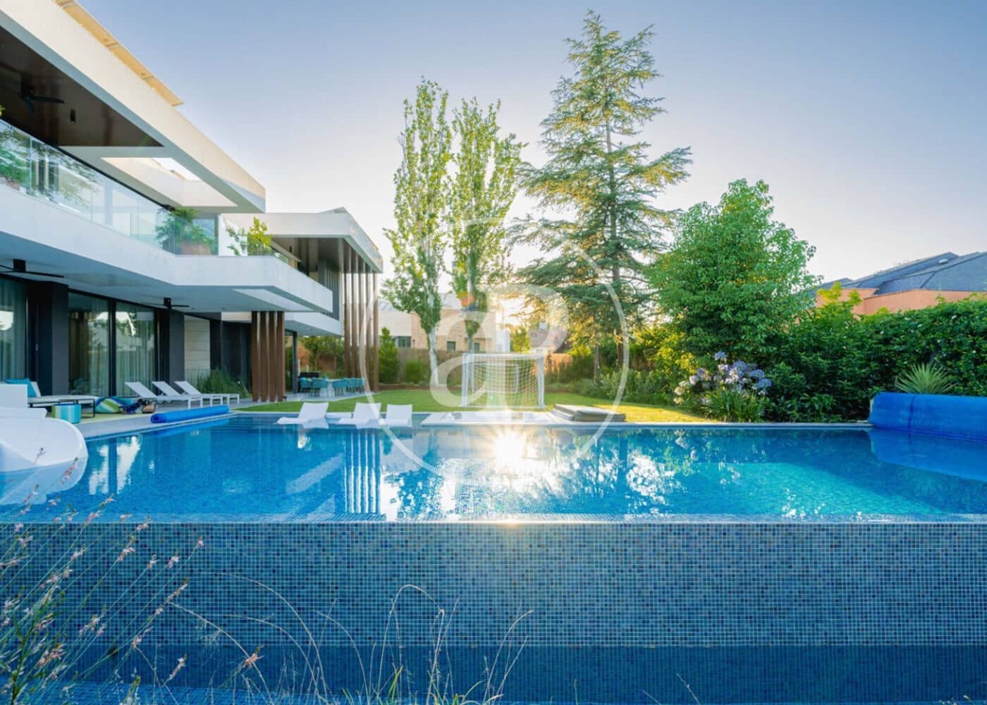 7 slaapkamer Villa te koop in Madrid stad met zwembad - € 6.800.000 (Ref: 9677756)