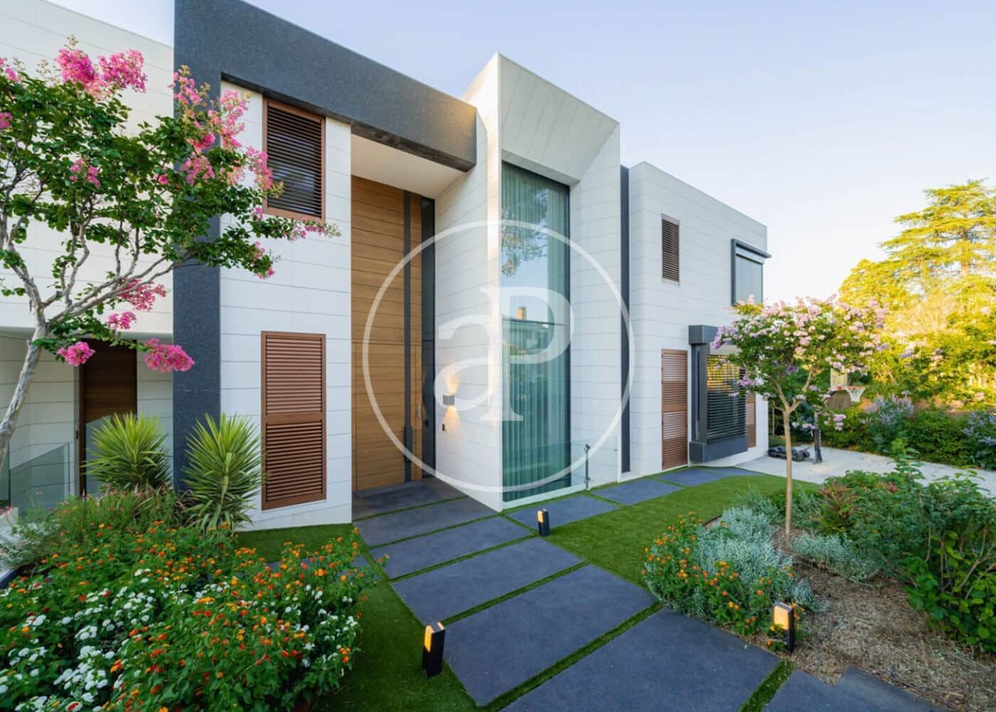 7 slaapkamer Villa te koop in Madrid stad met zwembad - € 6.800.000 (Ref: 9677756)