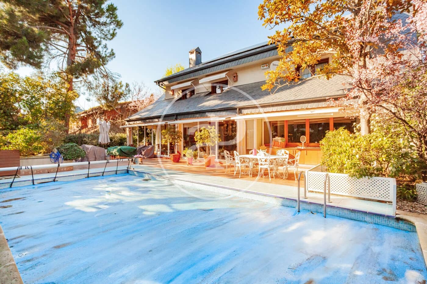 7 bedroom Villa for sale in Pozuelo de Alarcon with pool - € 1,650,000 (Ref: 9686443)