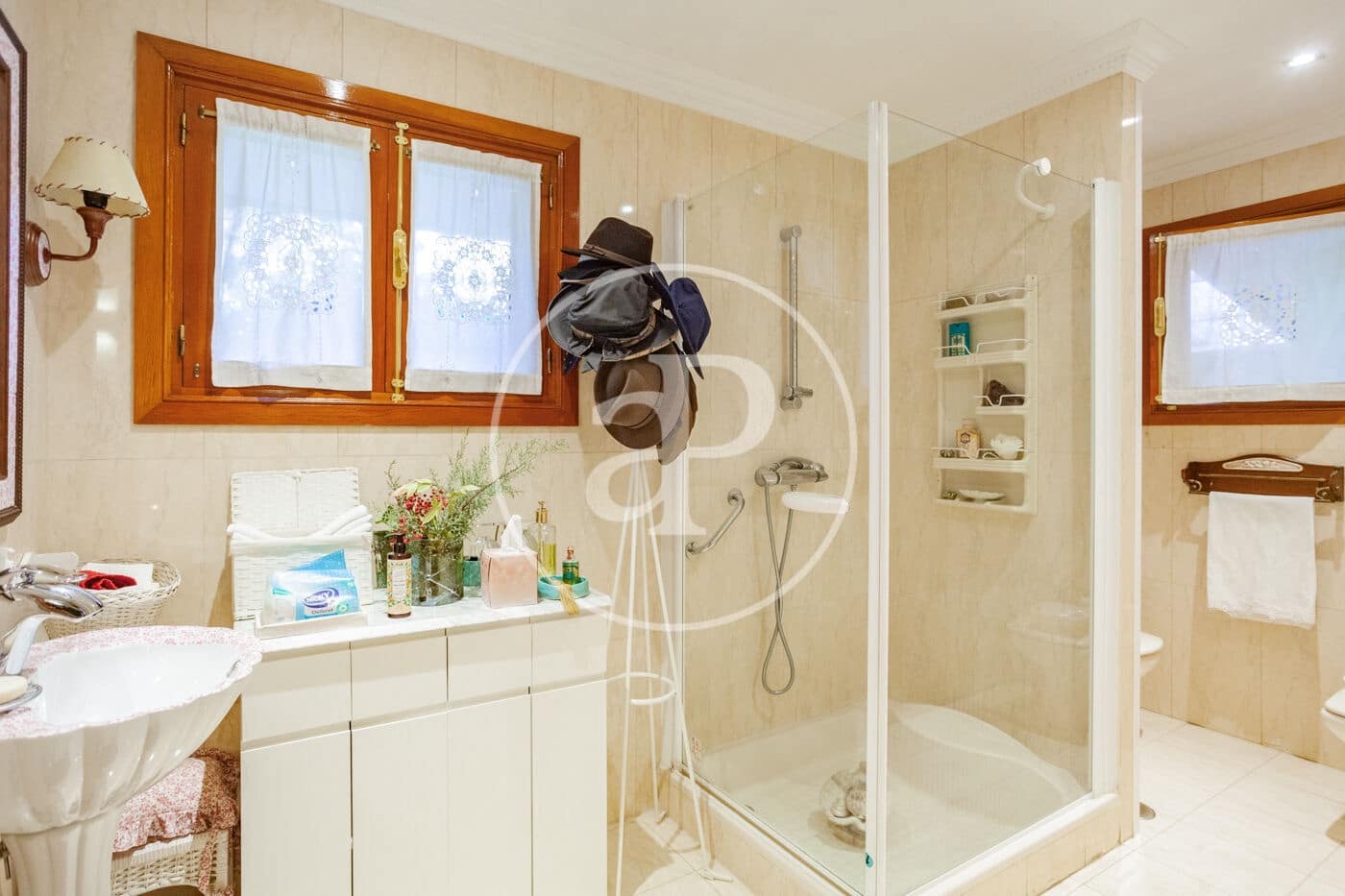 7 bedroom Villa for sale in Pozuelo de Alarcon with pool - € 1,650,000 (Ref: 9686443)