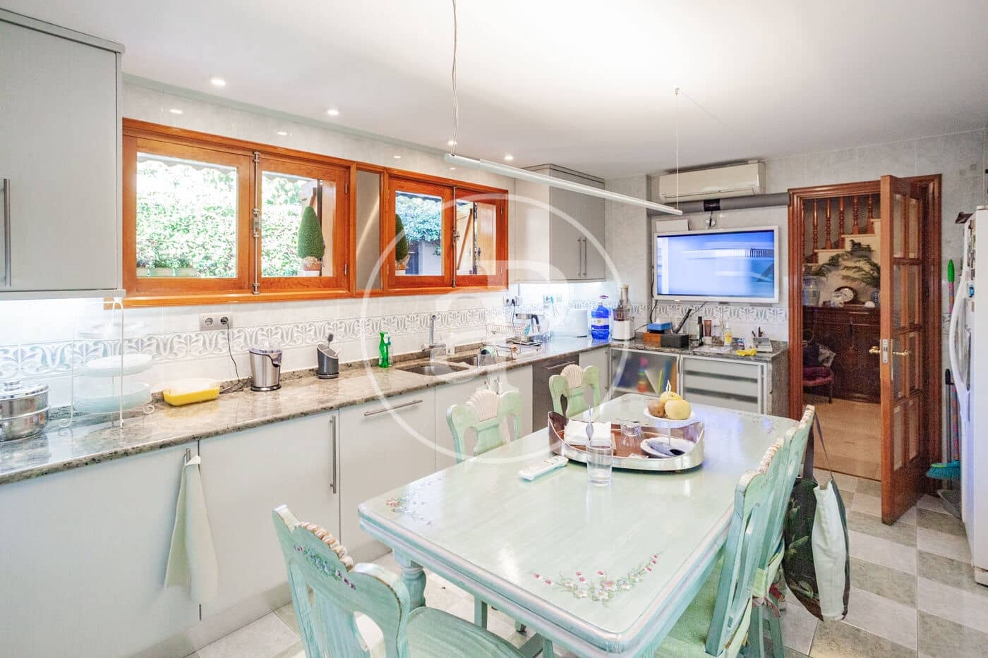 7 bedroom Villa for sale in Pozuelo de Alarcon with pool - € 1,650,000 (Ref: 9686443)