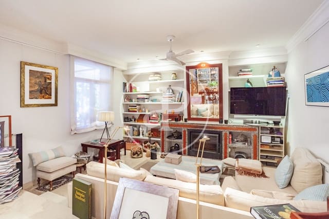 7 slaapkamer Villa te koop in Pozuelo de Alarcón met zwembad - € 1.650.000 (Ref: 9686443)