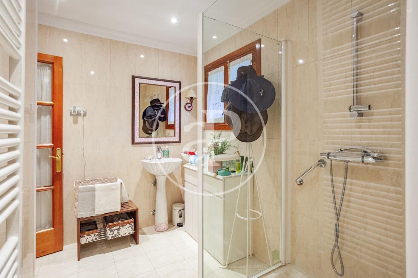 7 bedroom Villa for sale in Pozuelo de Alarcon with pool - € 1,650,000 (Ref: 9686443)